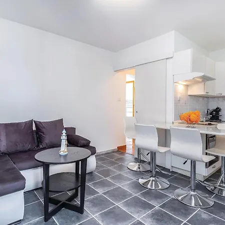 Gorgeous In Smokvica With Wifi Ferienhaus Krmpote-Vodice