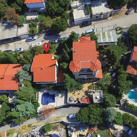 Feriehus Stunning In Smokvica