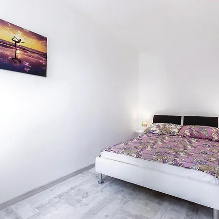 Holiday home Gorgeous In Smokvica With Wifi *