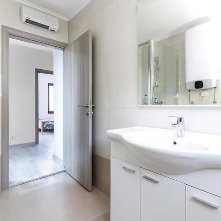 Gorgeous In Smokvica With Wifi *