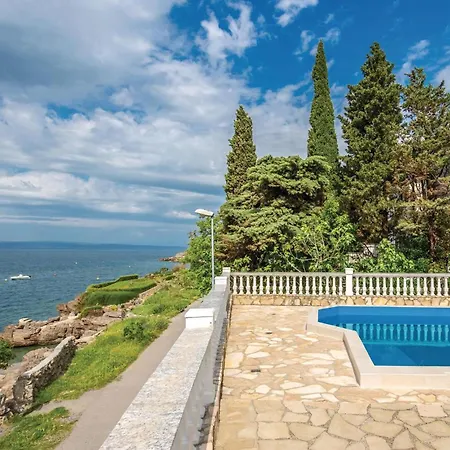 Gorgeous In Smokvica With Wifi