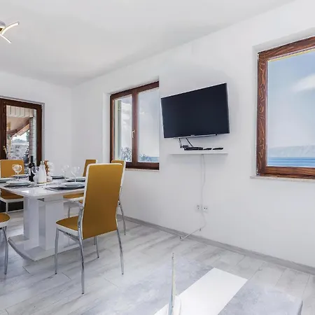 Holiday home Gorgeous In Smokvica With Wifi