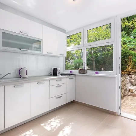 Gorgeous In Smokvica With Wifi Holiday home *