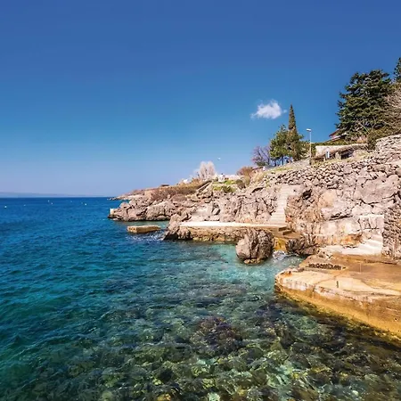 Gorgeous In Smokvica With Wifi