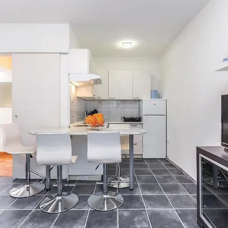 Gorgeous In Smokvica With Wifi Holiday home