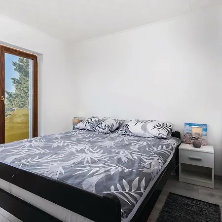 Holiday home Gorgeous In Smokvica With Wifi *