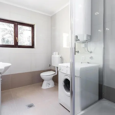 Gorgeous In Smokvica With Wifi *