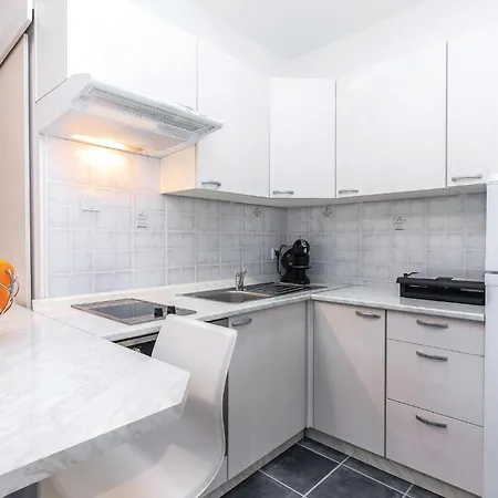 Gorgeous In Smokvica With Wifi Holiday home *